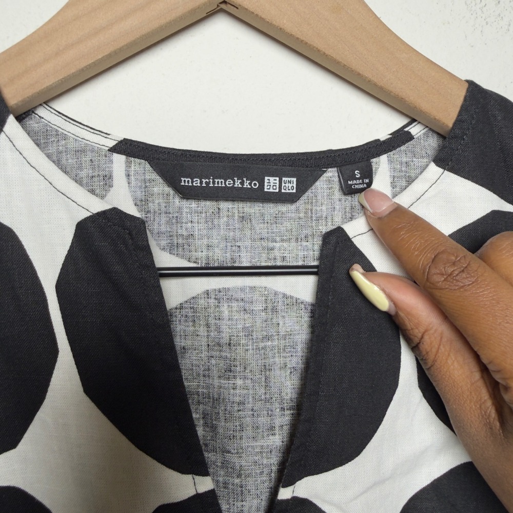 Marimekko x Uniqlo Women Linen Cotton Top Small Black White Kivet Polka Dot Art - Picture 3 of 7